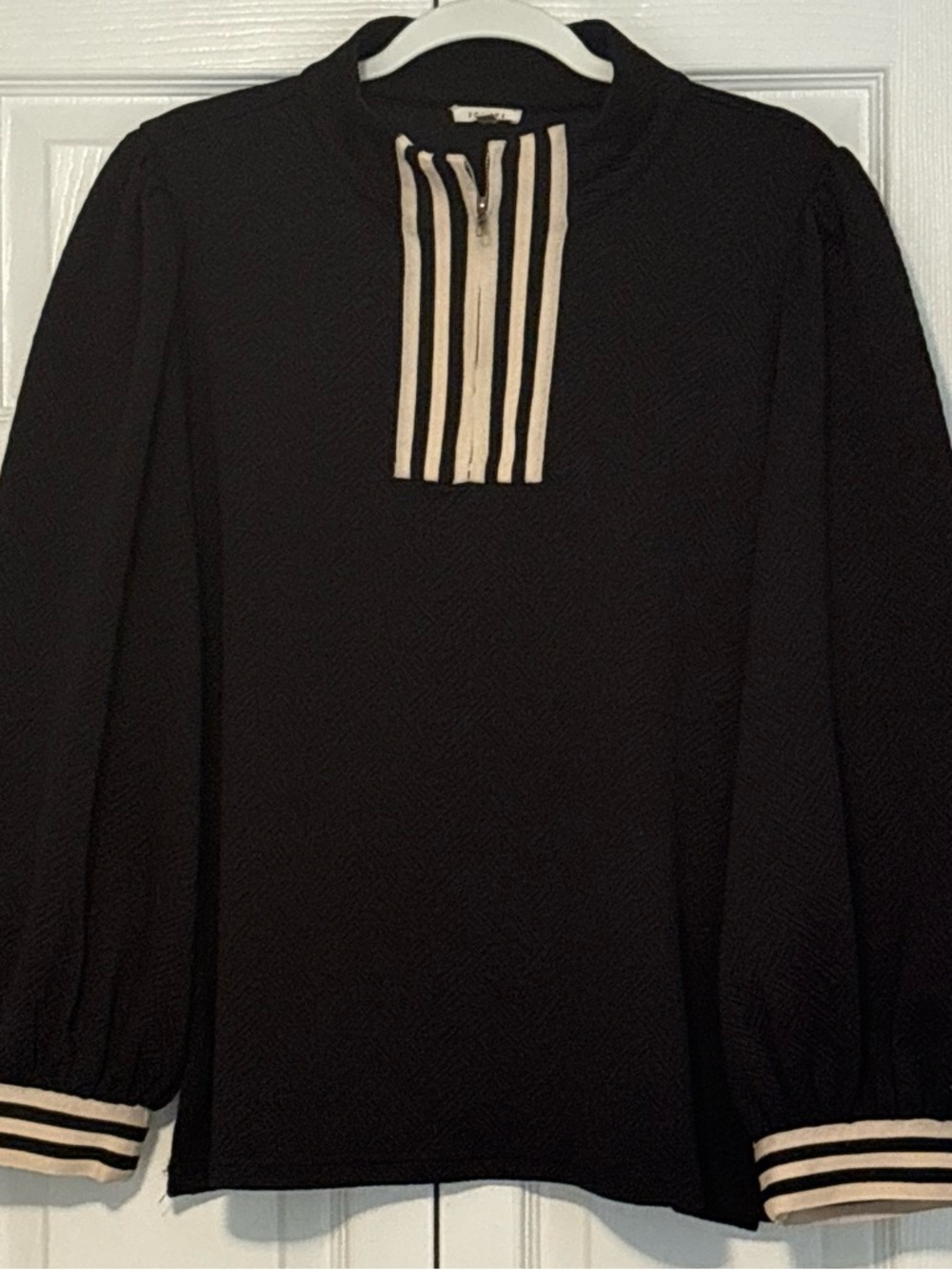 JODIFL Black Long-Sleeve Quarter Zip Top with Cream Stripe Detail - Herringbone